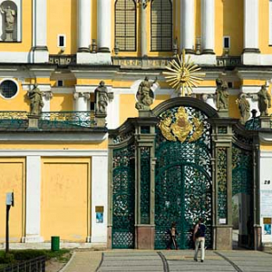 Swieta Lipka. Kuta brama przed Bazylika.